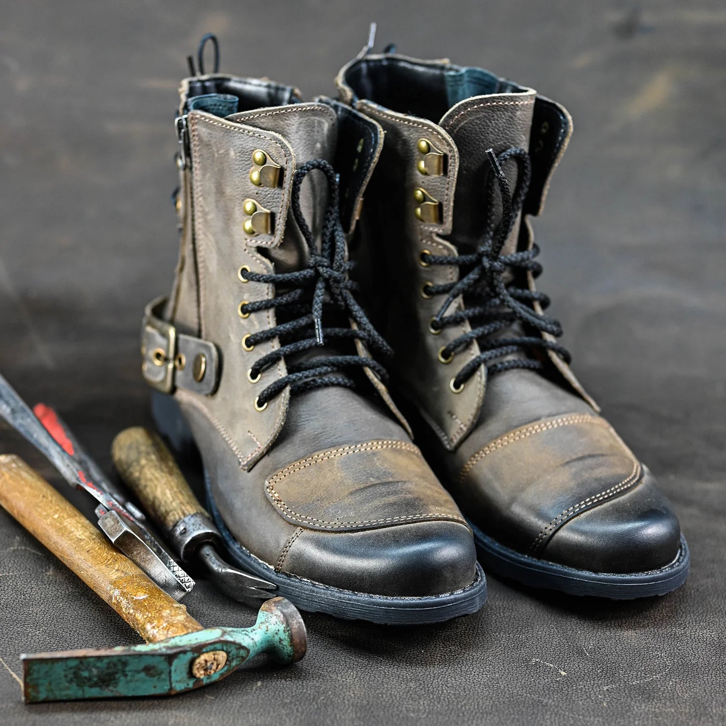 Braune Herren-Motorradstiefel aus Leder – Chad | KarolShoes