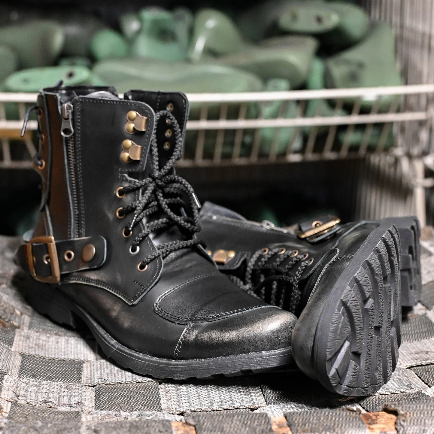 Schwarze BS Herren-Motorradstiefel aus Leder – Chad | KarolShoes