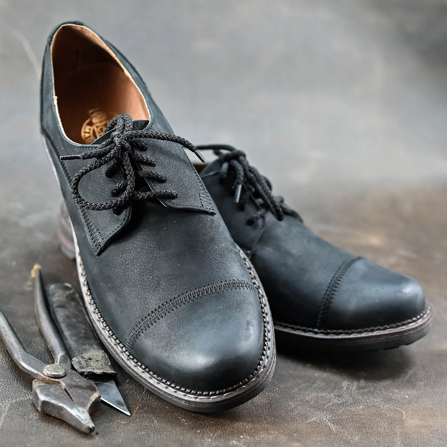 Schwarze Herren-Derby-Schuhe aus Leder - Mauro | KarolShoes