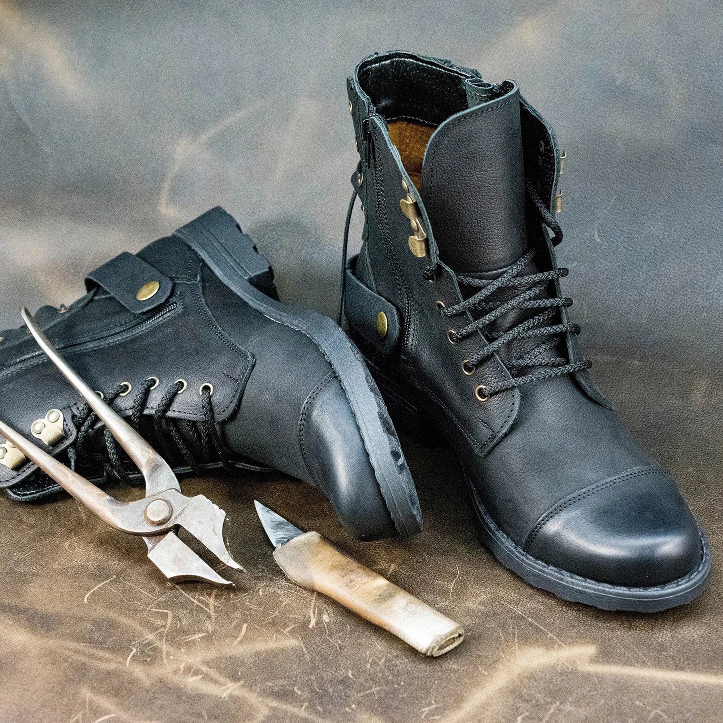 Handgefertigte Schwarze Herren-Lederstiefel – Maron | KarolShoes