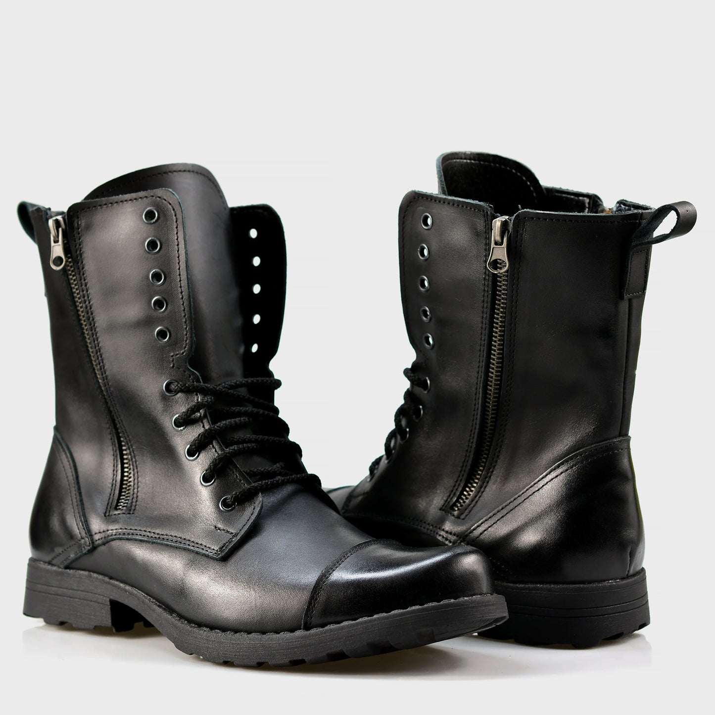Handgefertigte Schwarze Herren-Combat-Boots aus Leder – Landon | KarolShoes