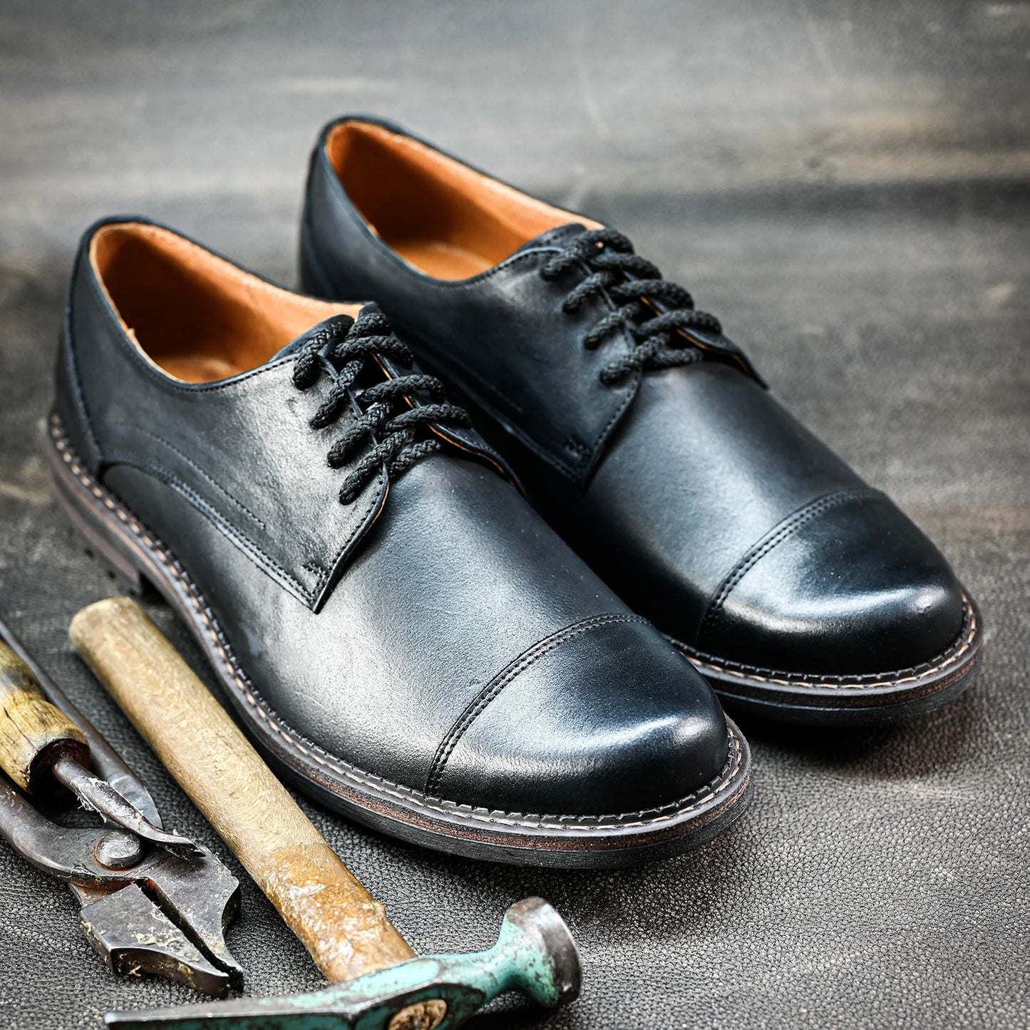 Schwarze Herren-Derby-Schuhe aus Leder - Dante | KarolShoes