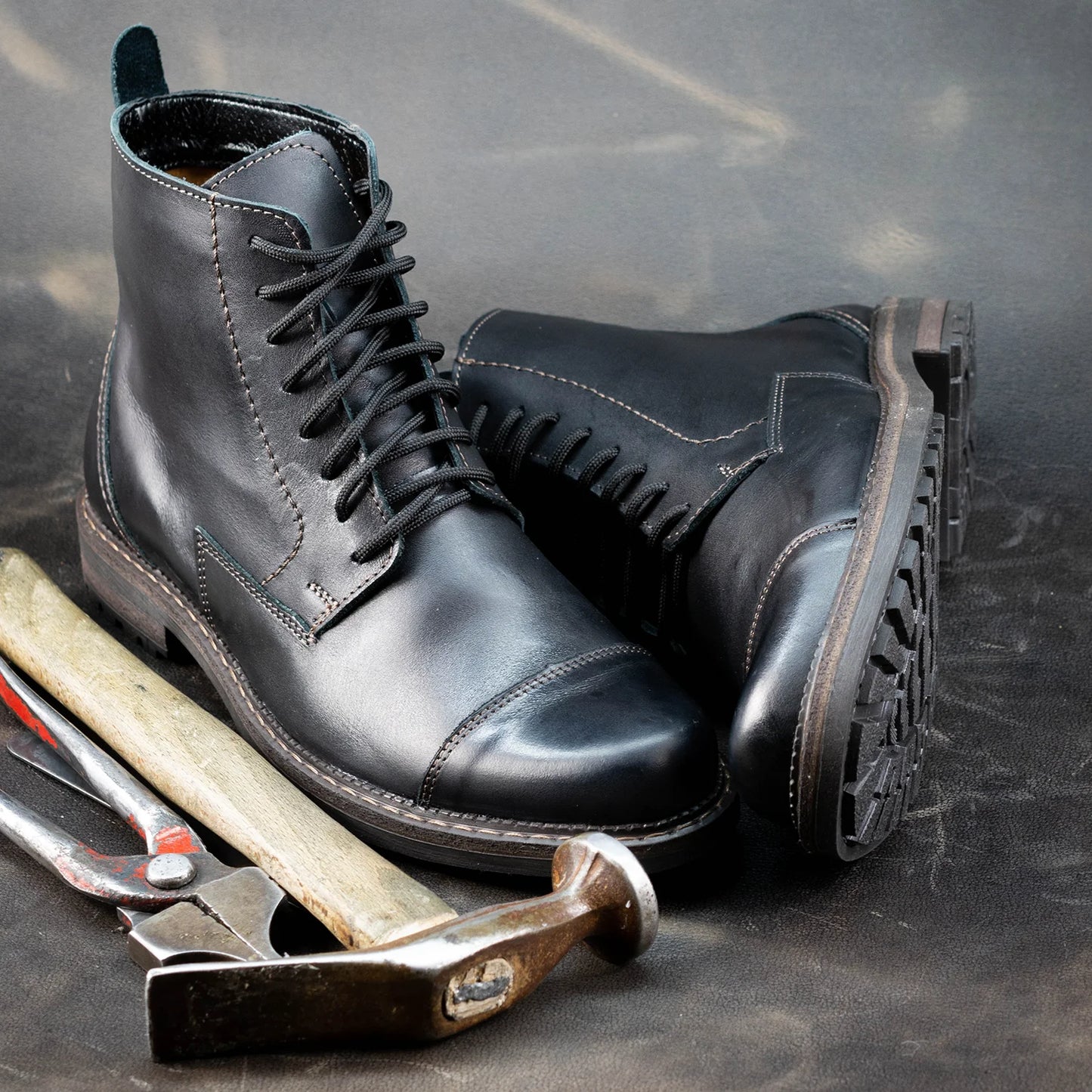 Handgefertigte Schwarze Herren-Lederstiefel – Classic | KarolShoes