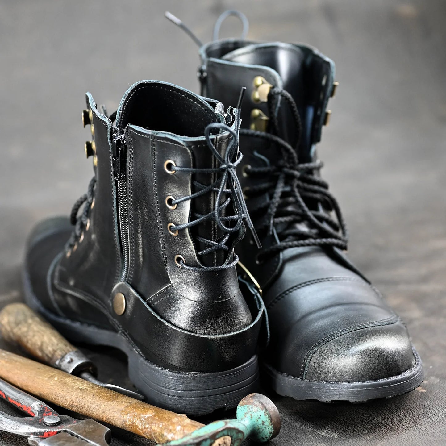 Schwarze BS Herren-Motorradstiefel aus Leder – Chad | KarolShoes