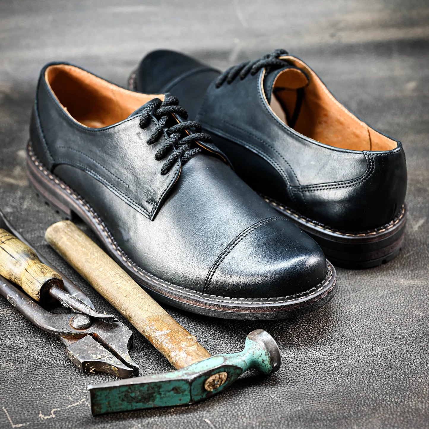 Schwarze Herren-Derby-Schuhe aus Leder - Dante | KarolShoes