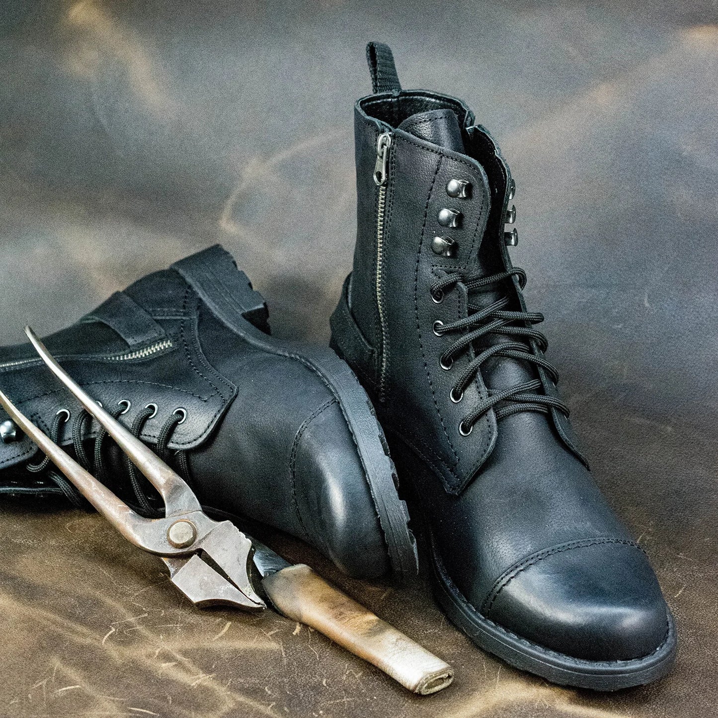 Handgefertigte Schwarze Herren-Lederstiefel – Alex | KarolShoes