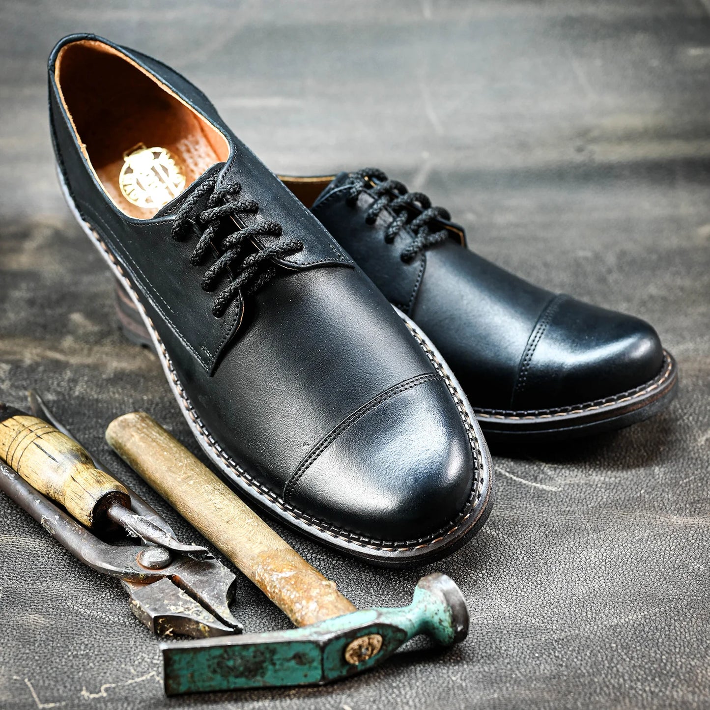 Schwarze Herren-Derby-Schuhe aus Leder - Dante | KarolShoes