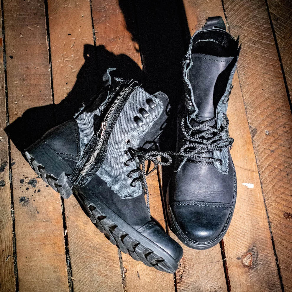 Handgefertigte Schwarze Herren-Boots aus Leder & Leinen – Linen | KarolShoes