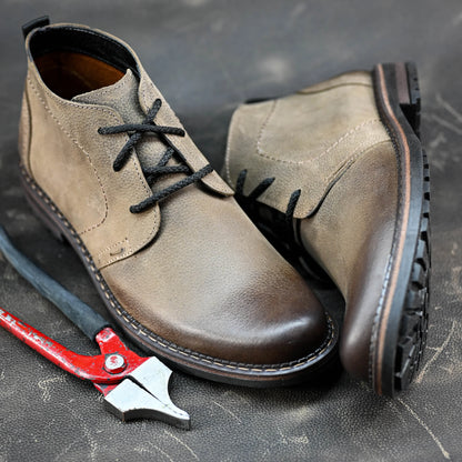 Pánské kožené chukka boty Hawk – hnědé, ručně šité, odolné a pohodlné | KarolShoes