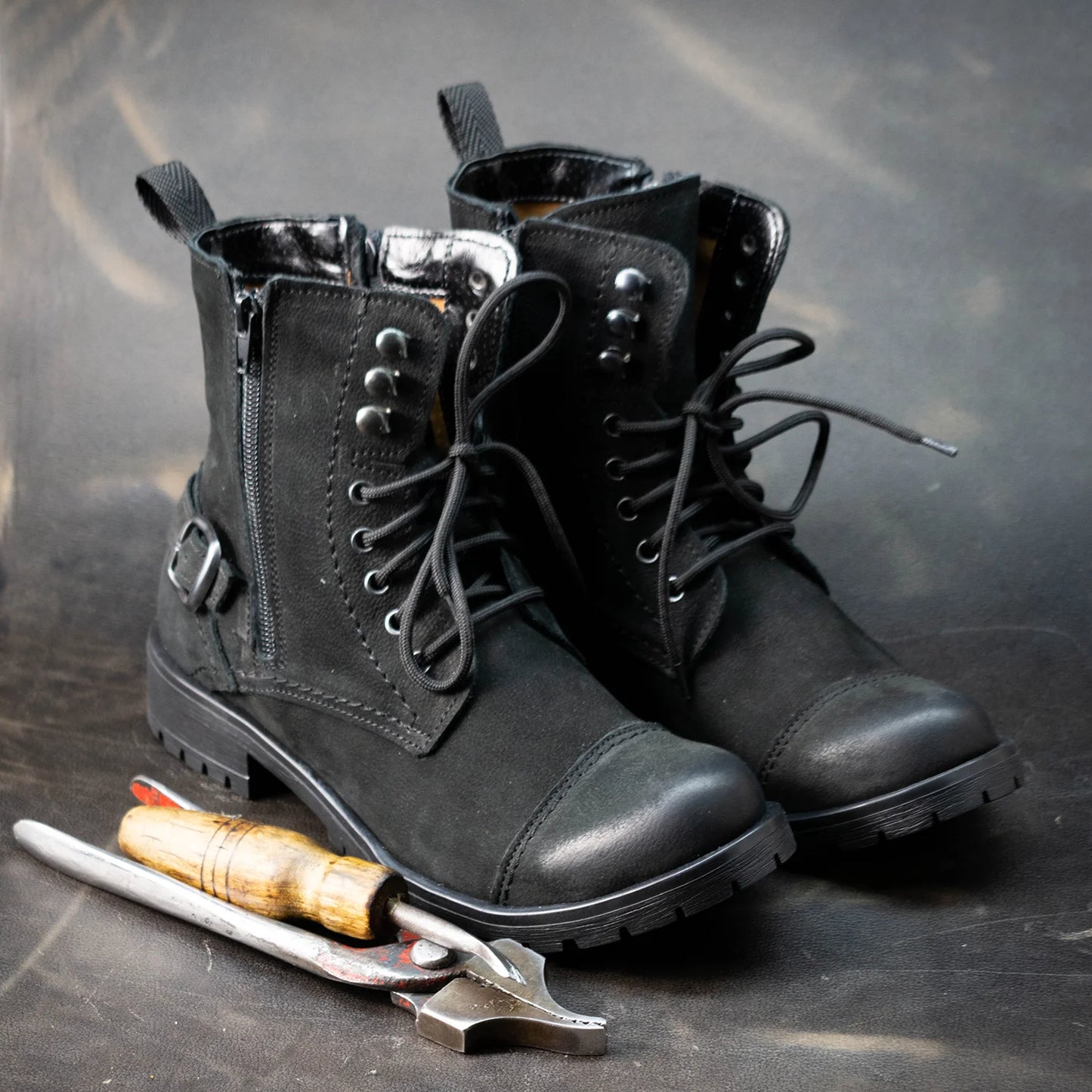 Schwarze Damen-Lederstiefeletten – Aria | KarolShoes