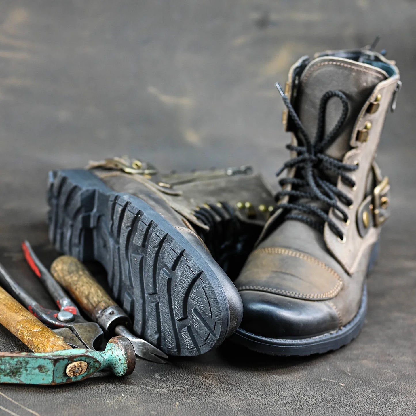 Braune Herren-Motorradstiefel aus Leder – Chad | KarolShoes